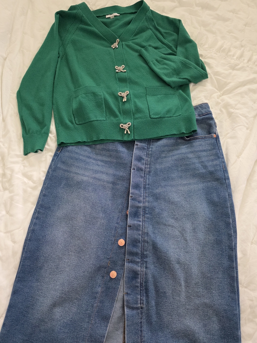 Express Mid-Blue Button-Front Denim Skirt*stretch* - Picture 2 of 5